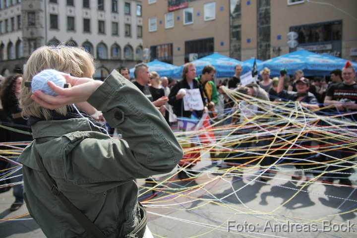 44 Friedensnetz Das Netz muß dichter werden